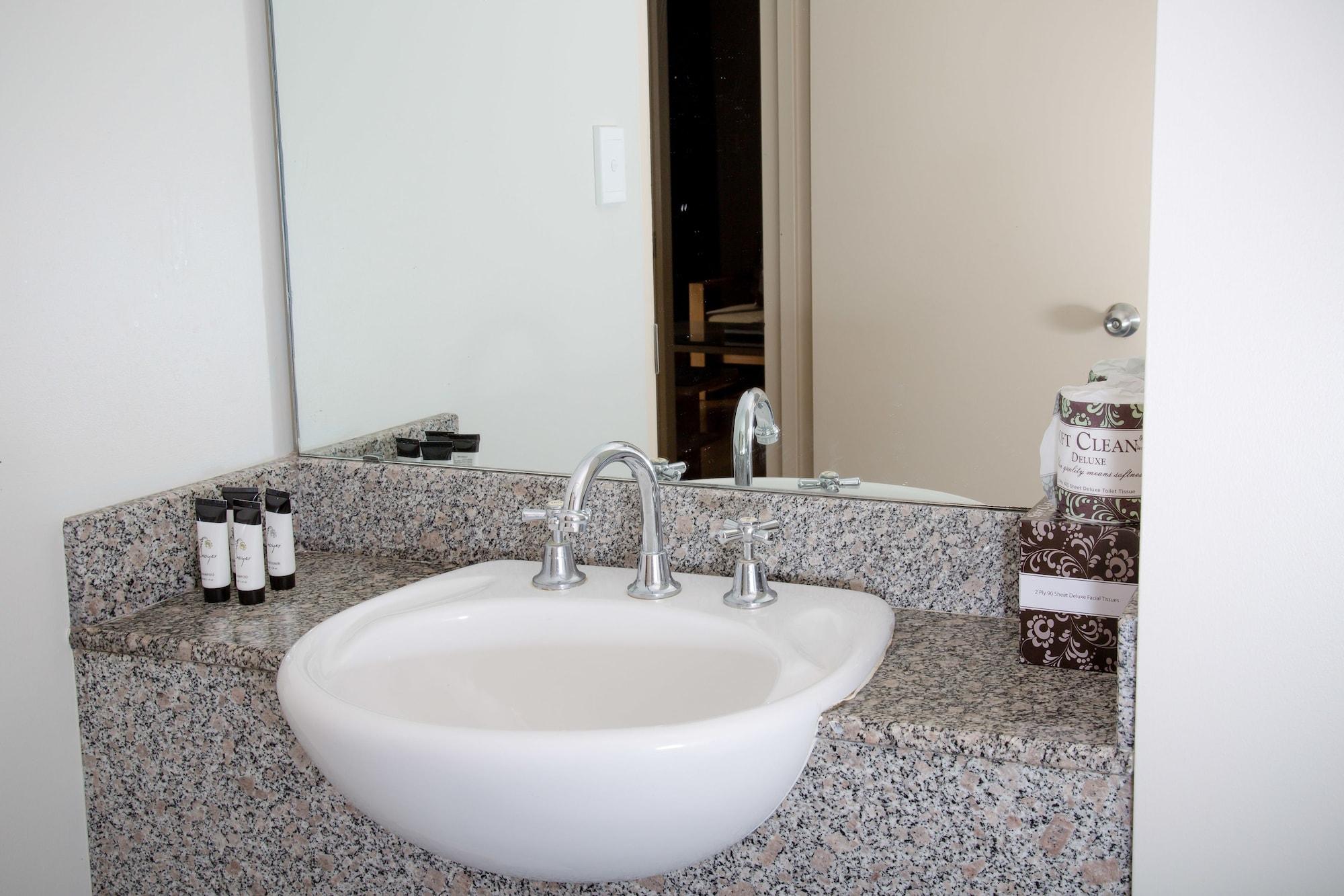 Aparthotel Cullen Bay 3*